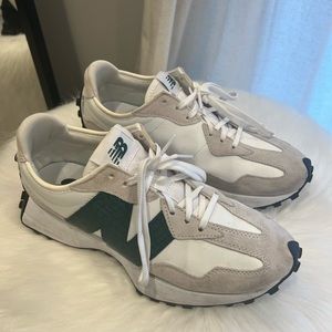 New Balance 327